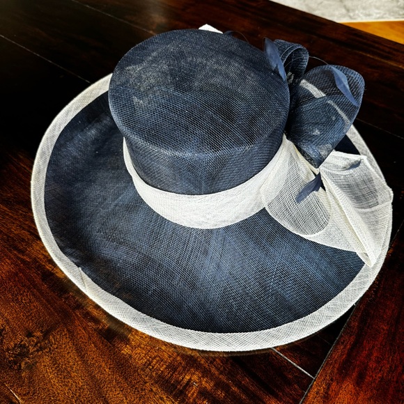 Gorgeous Kentucky Derby/Special Occasion Hat - Picture 6 of 7